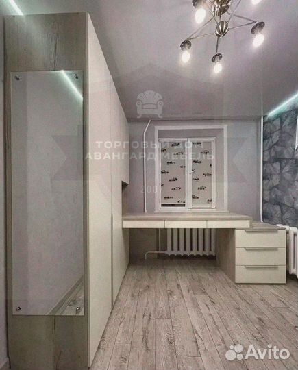 Шкаф распашной на заказ в рабочую зону