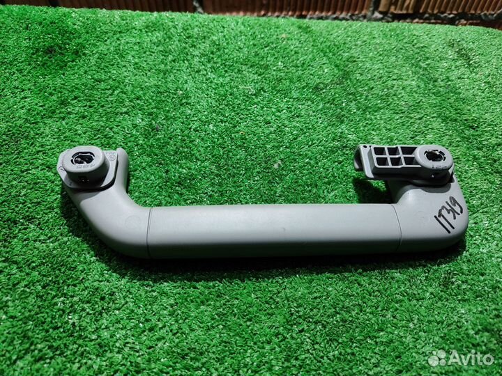 Ручка потолка передняя правая Volkswagen Touareg 7