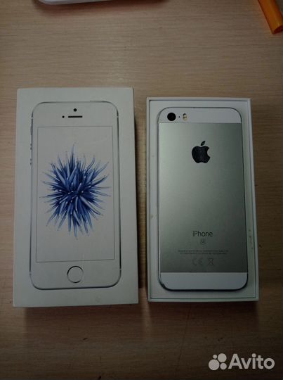 iPhone SE, 32 ГБ