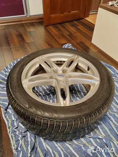 Зимние колеса 245/50R18 Hakka R