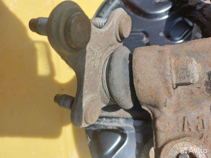 Правый поворотный кулак Octavia A7, A3 8V, Golf 7