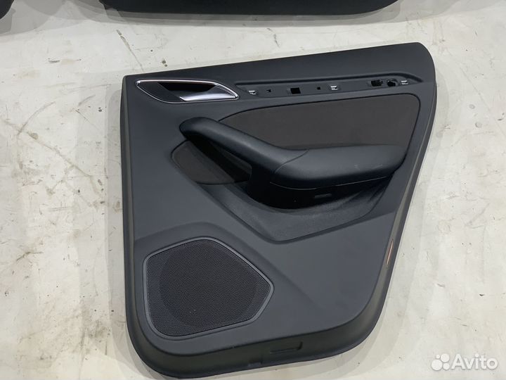 Обшивки дверей Audi Q3 8U