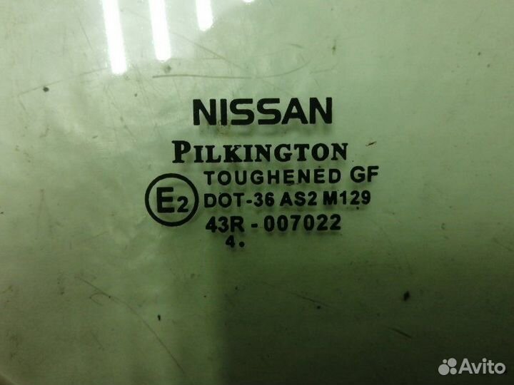 Стекло двери (форточка) заднее правое Nissan