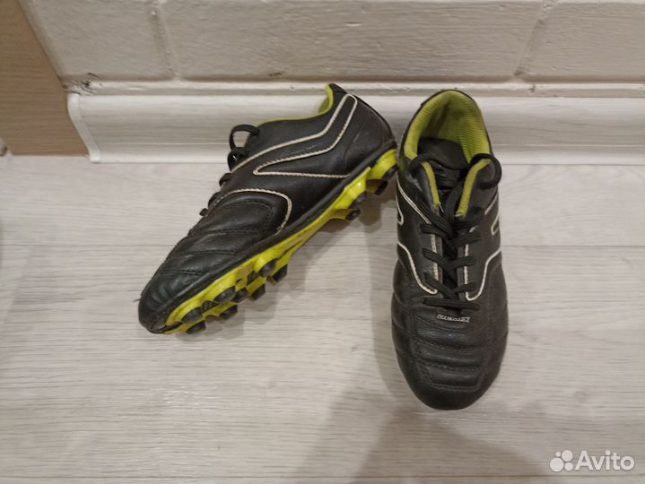 Футбольные бутсы