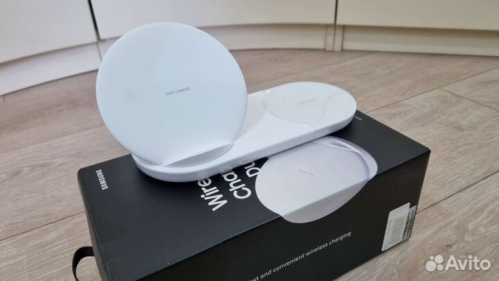 Беспроводная зарядная станция Samsung EP-N6100