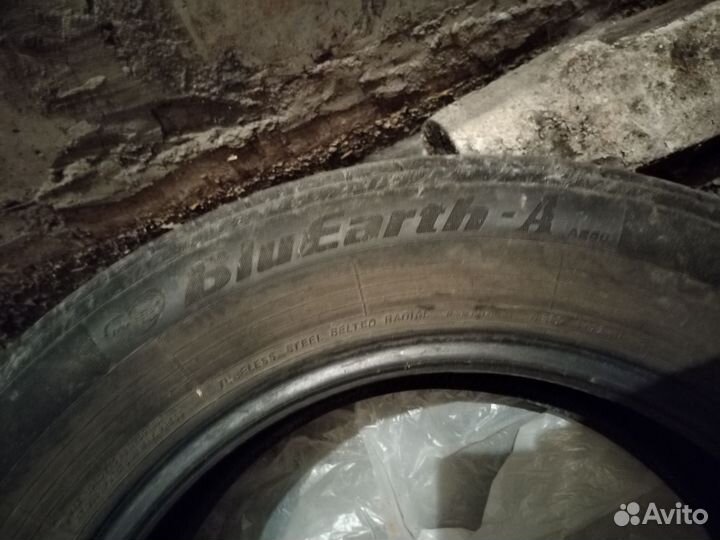 Yokohama BluEarth-A 215/65 R17 99V