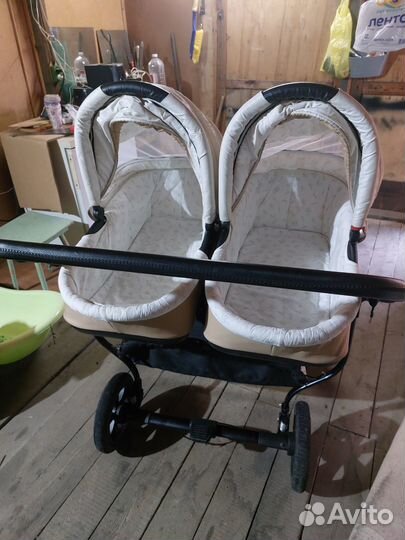 Коляска для двойни