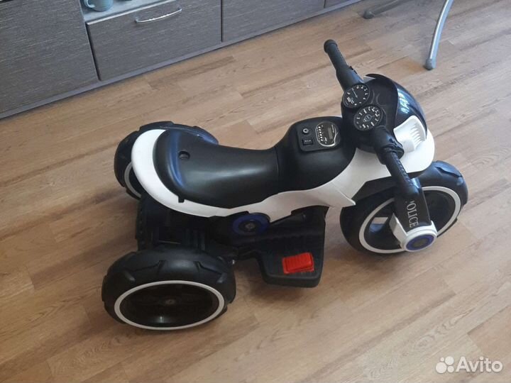 Детский электромобиль бу (мотоцикл полиции)