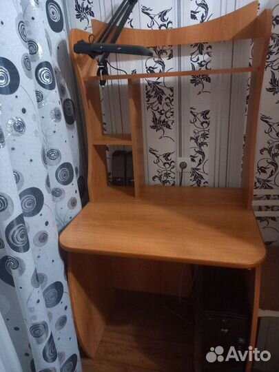 Компьютерный стол