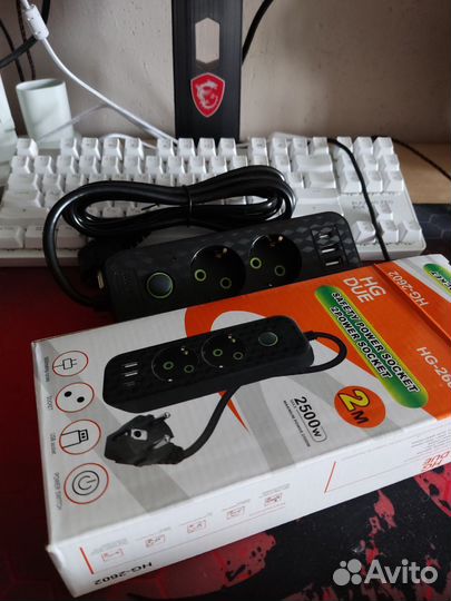 Сетевой фильтр с 2 розетками 2 USB + 1 Type-C 2м