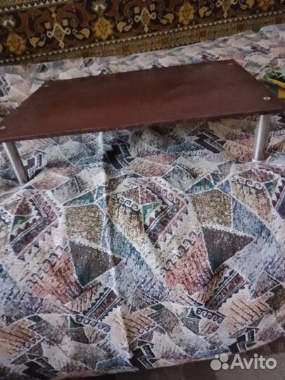 Подставка под видеомагнитофон