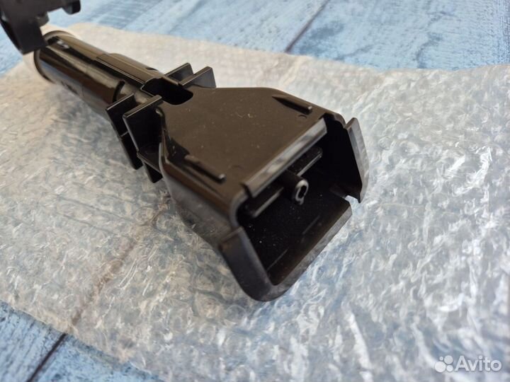 Форсунка омывателя левая Infiniti Ex35 Ex25 Ex37