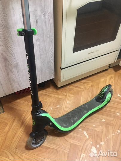 Детский самокат Globber Flow 125