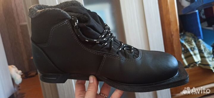 Лыжные ботинки