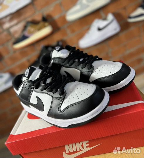 Nike sb dunk low panda