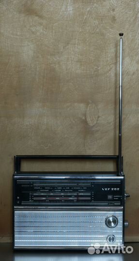 Винтажный радиоприёмник VEF-202 (вэф-202)