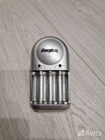 Зарядное устройство Energizer