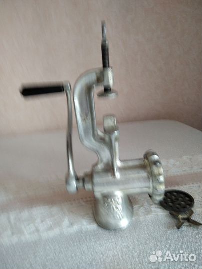 Мясорубка ручная СССР чугунная