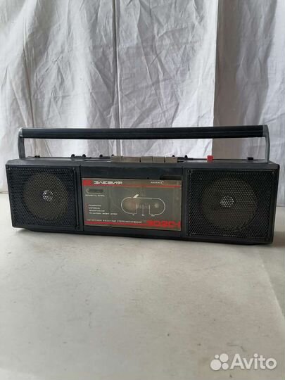 Катушечный магнитофон, радиоприемник