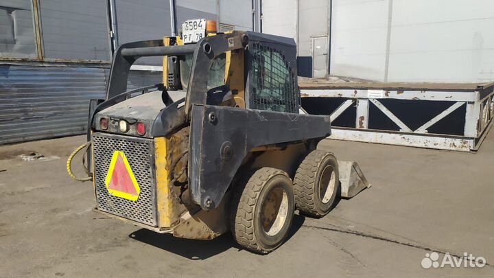 Мини-погрузчик John Deere 318D, 2013