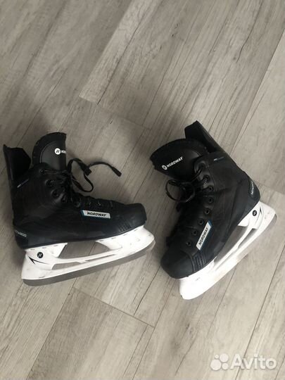 Коньки хоккейные 39 размер