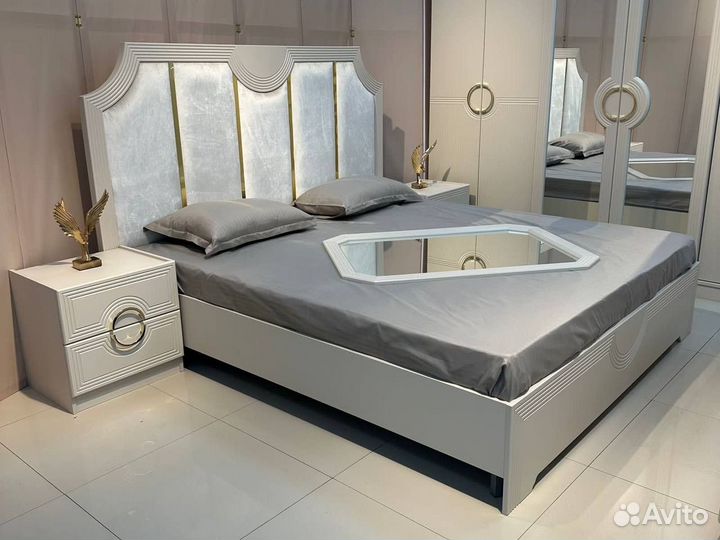 Спальный гарнитур «Каталина» 108