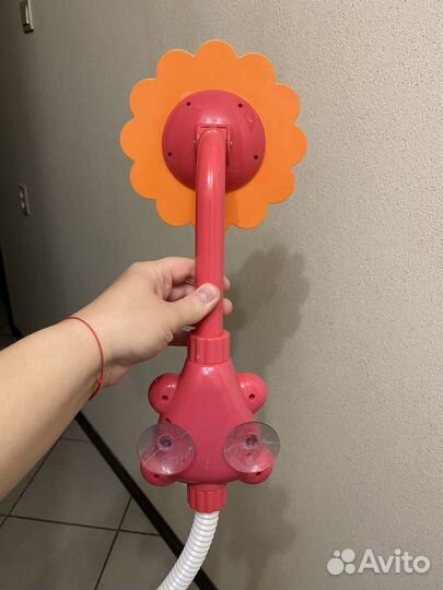 Игрушка поливалка в ванную