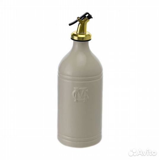 Бутылка для масла, подложка и солонка