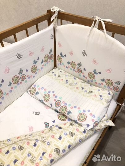 Бортики в кроватку и полный набор постельного бель