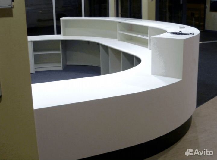 Барная стойка для приемной из искусственного камня