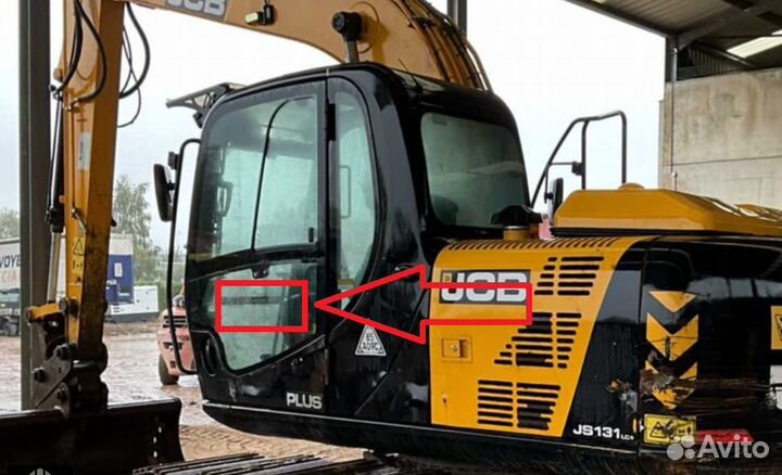 Стекло дверное левое нижнее JCB JC 160/180 от 2010