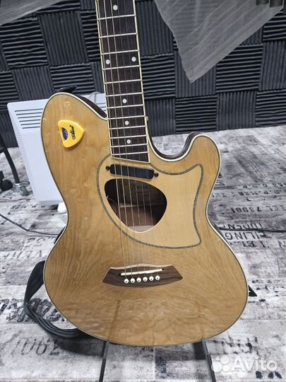 Акустическая гитара