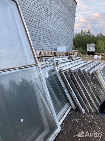 Деревянные рамы и створки после демонтажа