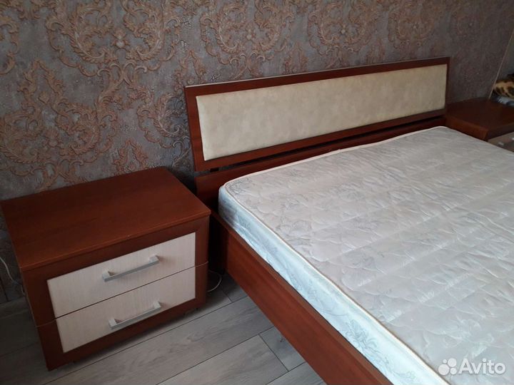 Тумба прикроватная