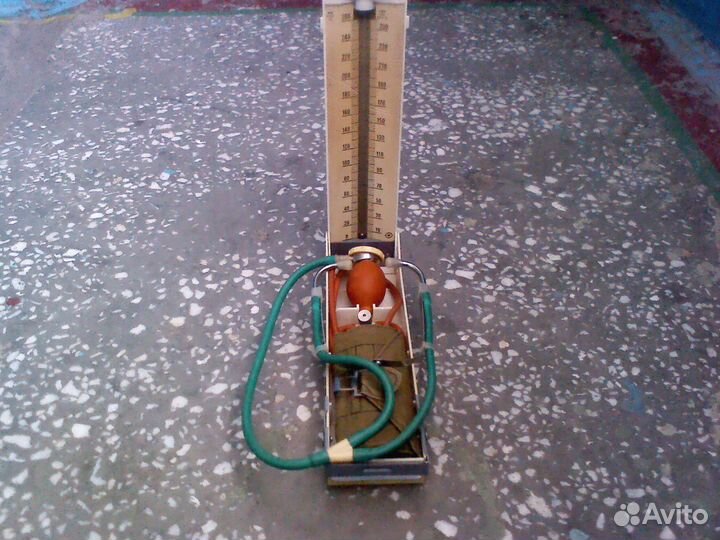 Ртутный аппарат Рива-Роччи для измерения давления