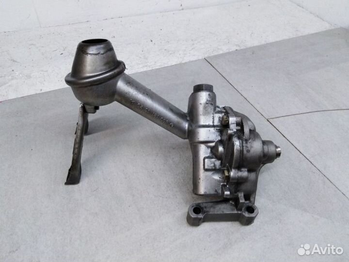 Насос масляный A6111800101