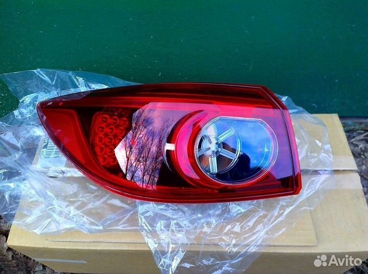Фонарь задний левый внешний Мазда 3 BM Седан 2013