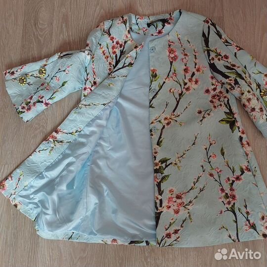 Легкий женский пиджак 40р