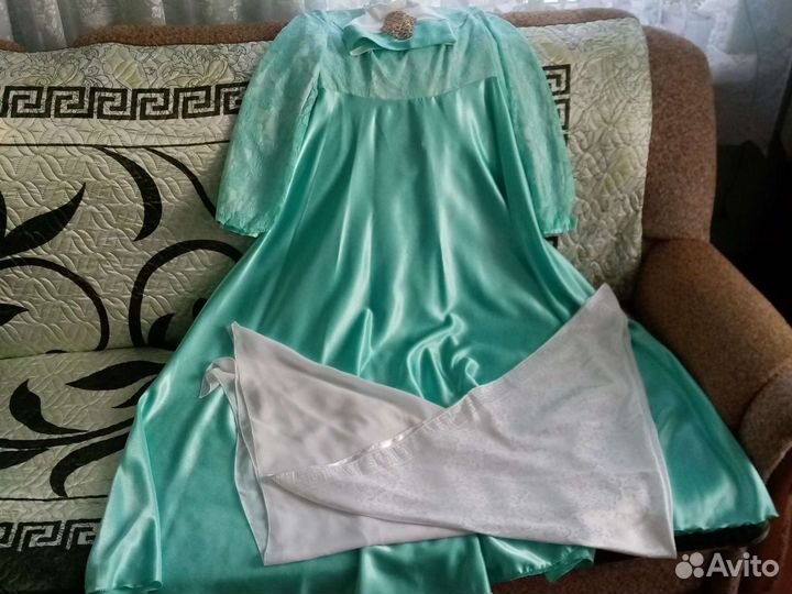 Полушубок и платье на никях