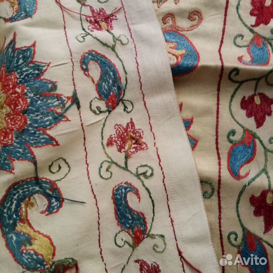 Узбекское шелковое сюзане ручной вышивки