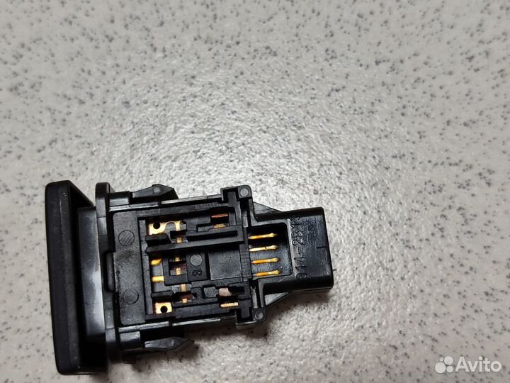 Кнопка омывателя фар Toyota Land Cruiser 200