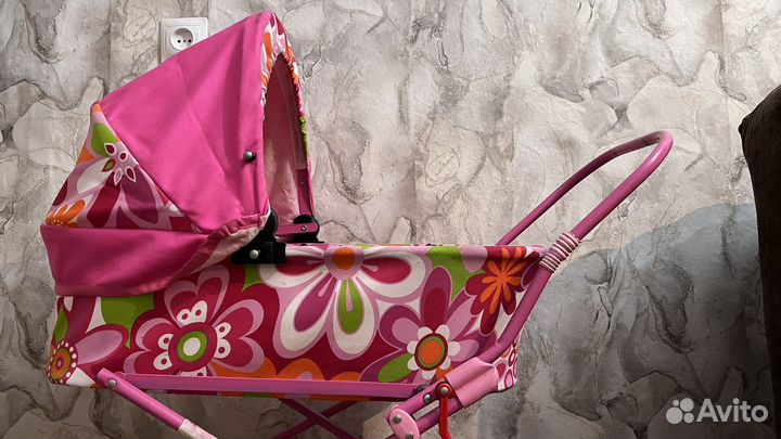 Игрушечная коляска