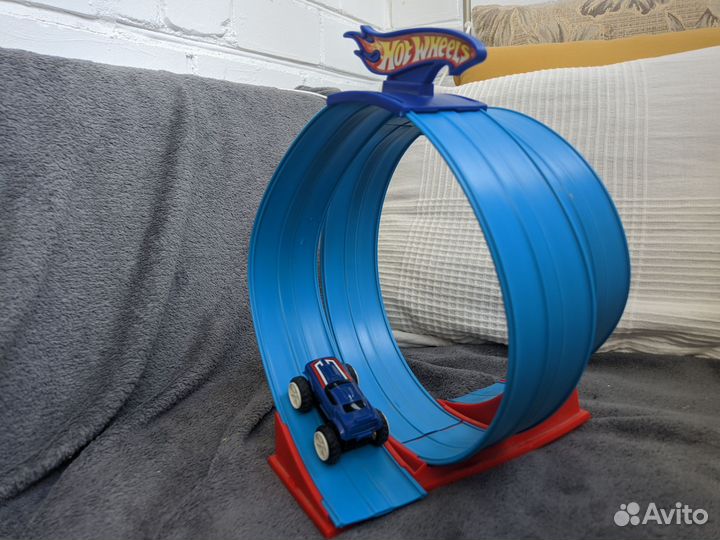 Hot wheels трек