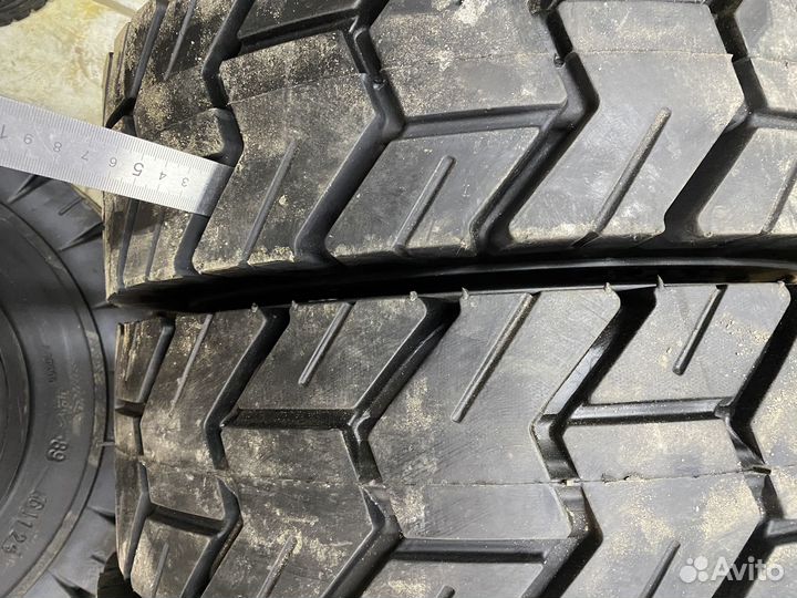 Шина цельнолитая 6.50-10