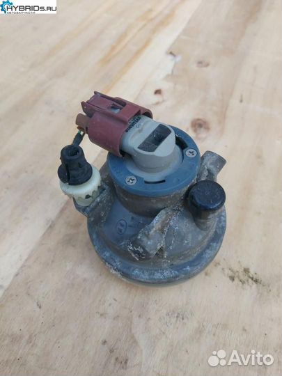 Фара противотуманная правая Toyota Prius 2 NHW20