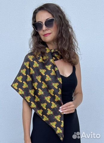 Дизайнерский шелковый платок «Мушки» черный