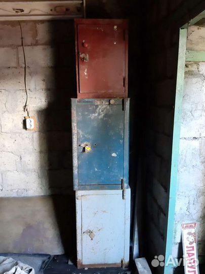 Сейф металлический