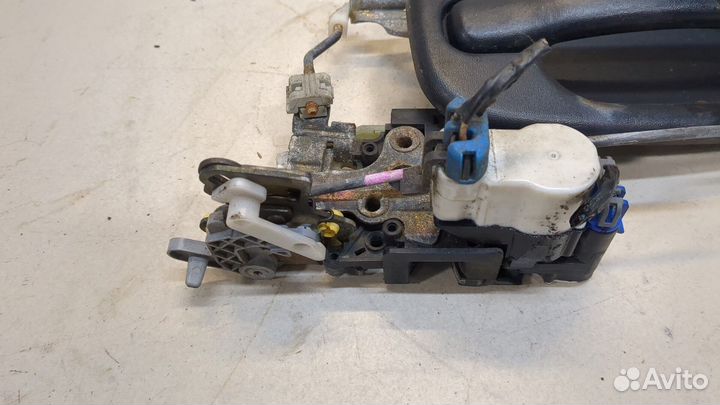 Замок двери правый передний Chevrolet Tahoe