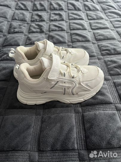 Продам кроссовки