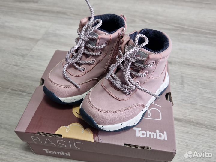 Ботинки для девочки 23